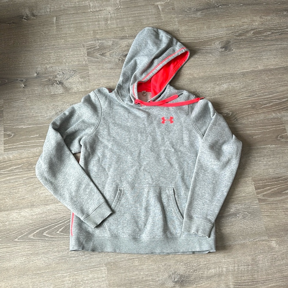 Woman’s Large Under Armor Sweatshirt